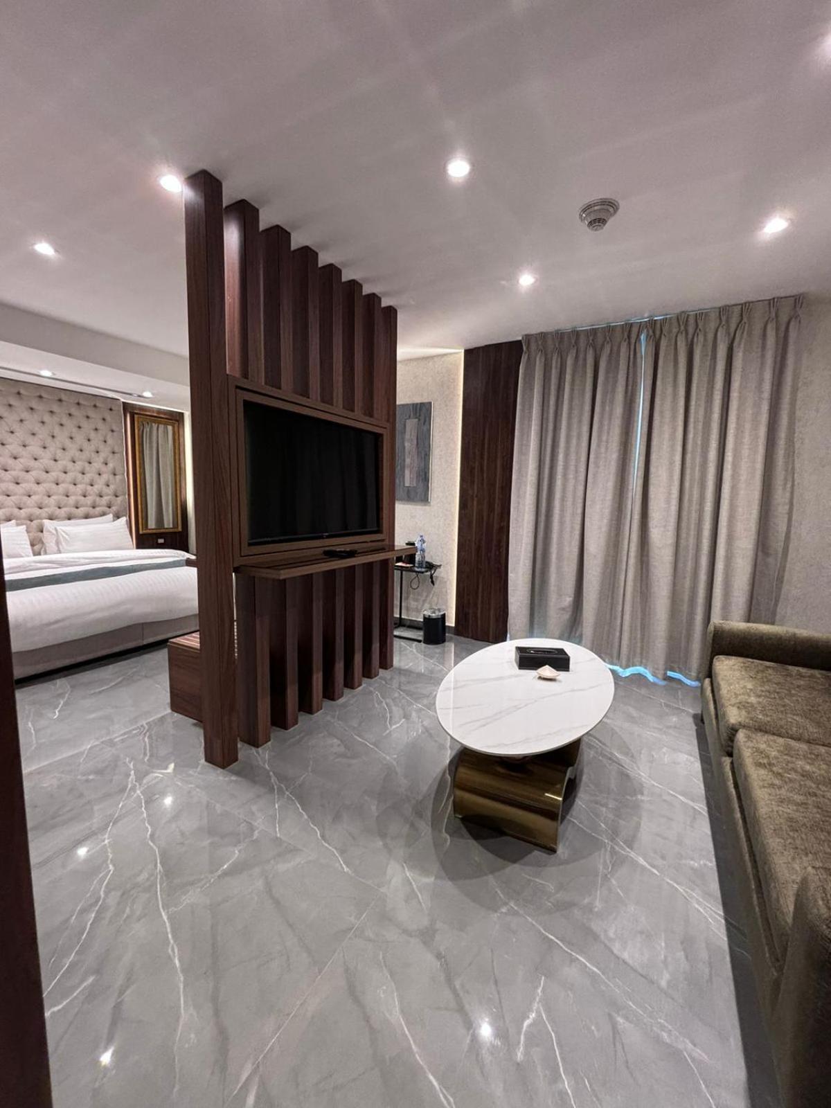 Seas Hotel Amman Buitenkant foto